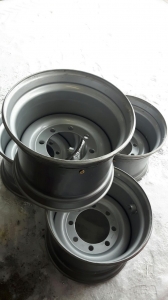 FLGAR 4ST 22,5XAG16.00TH2 ET-50 8HL NYA vrigt Flgar 22,5 xAG16,00 4st NYA FRLGAR SOM SUTTIT P EN WEIDEMANN 3080T. Tillverkade i Tyskland av Mespo wheels.
Flgarna r 22,5" i diameter och 16" breda ET-50 passande dck med dimention 550/45-22,5
8Hls bultmnster passar ven Volvo L30, Volvo L35, JCB 406, JCB 409, TEREX, Atlas med fler.
Kan sljas kompletta med dck, ring fr offert.