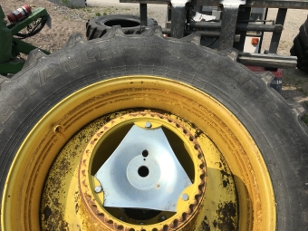 ALLIANCE 520/85X46 DUBBELMONTAGE Alliance 520/85X46 DUBBELMONTAGE CA 90%  KOCK & SOHN KN400 SPNNARE
...
MNR 22409
...
PRIS EXKL. MOMS: 50.000:-
...
Vi reserverar oss fr felskrivning. Kontakta alltid oss innan du ker och tittar, s vi kan skerstlla att maskinen finns p plats.
