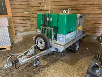 Hetvattenvagn K-Heat Compact pro 9/110 med Williams DEMO K-Heat Compact PRO 9/110 Orsbekmpningsmaskin med hetvatten i ett lite nttare format. 
Komplett maskin monterad p specialvagn fr bil mm. Vagnen r byggd med s lg vikt som mjligt 
och med en viktfrdelning som r anpassad fr vattentanken och aggregatet.

KH-08 Stlvinda 30m