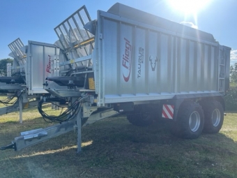 DEMO FLIEGL GIGANT ASW 271 TAURUS FOX TANDEM PUSH-OFF VAGN vrigt FLIEGL GIGANT ASW 271 VAGN 
VARIT UTHYRD KERHOLMEN PGA HAVERI V28-41 / GZ
SKALL HYRAS UT TILL CARLSSON O PERSSON RET UT /MARTIN + KULDRAG //MS



FLIEGL GIGANT ASW 271 TAURUS FOX TANDEM PUSH-OFF VAGN
40 KUBIK  21000KG LAST  710/26,5,TANDEM M HYDRAULISK FJDRING
HYDR BROMS  HYDR FJD DRAG  STYRNING BAKRE AXEL
80MM KULA  TTNING FR SPANNML  300MM FRHJNING
...
MNR 34010
...
PRIS EXKL. MOMS: 775.000:-
...
Vi reserverar oss fr felskrivning. Kontakta alltid oss innan du ker och tittar, s vi kan skerstlla att maskinen finns p plats.
