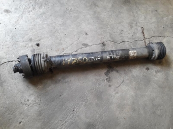 FRONT-KRAFTAXEL MED FRI KOPPLING vrigt Front K-axel med Frikoppling FRN EN JF GXM 3600-09 FRONTSLTTERKROSS
LNGD CA 135 CM