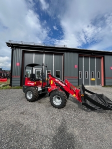 THALER KOMPAKTLASTARE 2230 25HK vrigt THALER 2230S LTT DEMO KRD CA 45H.
ELMANVRERING 3E FUNKTION
400/50-15 DCK
STOLSVRME
EURO FSTE
EXTRAVIKT 27KG (BAK)