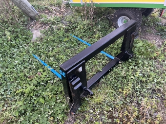 Balspjut SE Equipment med JD fäste SE Agri Balspjut till John Deere 