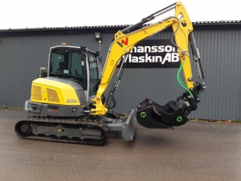 WACKERNEUSON ET 58 BANDGRVARE vrigt WACKERNEUSON ET 58 BANDGRVARE Steelwrist Rotortilt X07
3 skopor Steelwrist
STS Central smrjning Ecoplus
Utrustad med Sverige paket
AC Centralsmrjning  Arbetsbelysning Brandslckare Rotella 
REDSKAP Planerskopa Grvskopa Kabelskopa
Sverige standard Wacker Neuson
Skopa GB5-S40 250L 1200mm
Skopa DB5-S40 250L 130Kg
Skopa CB5-S40 120L 80Kg