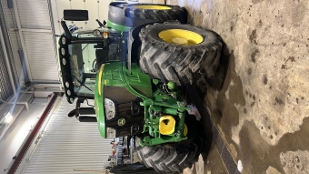 Traktor John Deere 6215R Dd John Deere 6215R 