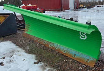 Sami Diagonalblad DM-3200 Sami DM3200 Diagonalblad, 3,2m bred i bra skick. Bultat fste, sitter ett trex fste p just nu. Andra fsten finns mot tillgg, SBM/SMS/3P/Euro.