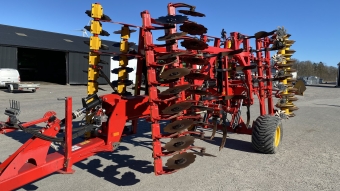 VDERSTAD TOP DOWN TD 500 KULTIVATOR Vderstad TOP DOWN TD 500 KULTIVATOR 47CM TRUE CUT  DUBBLE STEELRUNNER  52,5 MM KULDRAG
LEDSKENA  BREAK MIX SPETS
...
MNR 21993
...
PRIS EXKL. MOMS: 695.000:-
...
Vi reserverar oss fr felskrivning. Kontakta alltid oss innan du ker och tittar, s vi kan skerstlla att maskinen finns p plats.
