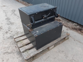 BAKVIKT BETONG CA 600KG vrigt BAKVIKT BETONG CA 600KG Ink Hllare snabbfste kat 1
Spade spett och sophllare p baksidan
Kat 1