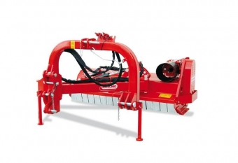 Slntklippare Maschio Giraffa XL 210 HD med K-axel Maschio Giraffa 210 SE med K-axel 90 grader uppt
65 grader nert
Hydrauliks sidofrskjutning
Fyra remmar
H eller Y-slaga
Slpskor
Sjlvrengrande justerbar vals
Pkrningsskydd
Klarar sly upp till 10cm