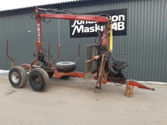 SKOGSVAGN 8TON KRAN MED UTSJUT vrigt SKOGSVAGN 8TON KRAN MED UTSJUT Hyd stdben
6 bankar
Kran med Hyd utsjut
Runtom svng p gripen
11,5/80-15,3
Hydrualiska stdben
3-punkts fste man kan ta loss kranen och hnga den bakom traktorn
Troligen Tillverkad i Finland  (Hittar inget namn)