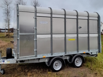 Boskapsvagn/multitrailer Ifor Williams Trailer vrigt IforWilliams Modell DP120 Nypris ca 157 000 kr + moms
Modell DP120 12x6 boggie, 3500kg
Standardgolv
Fullhjdsavdelare
Dem-/monteringskit verbyggnad
4 st dubbhjul 13"
180 cm aluramp inkl. hllare och stdben
---------------------------------------------
Totallngdt514 cm
Totalbreddt203 cm
Totalhjdt259 cm
ByggnadstyptHgbyggt
Egenviktt1150 kg
Min. tot. vikt: 2700 kg
Max. tot. vikt: 3500 kg
Lastvikt: 2425 kg
Dckt195/60R12C
