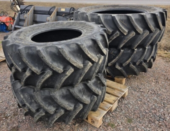 Dcksomg. 2 st 480/65R24 2 st 540/65R38 vrigt Mitas AC radial 4 st ca 90% kvar
2 st 480/65R24 R1 radialdck
2 st 540/65R38 R1 radialdc