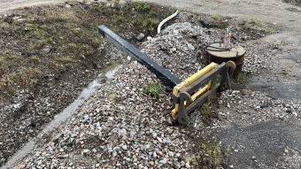 Kranarm 2 M, Kramer Fste vrigt med kramer fste Hemmabyggd kranarm med kramers fste.
Ca 200cm lng.