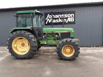 JOHN DEERE 3650 SKOGSUTRUSTAD vrigt JOHN DEERE 3650 SKOGSUTRUSTAD Uppdrag 225000 ex moms
NU 195000 ex moms
18,4-38 16,9-24
2x dubbelverkande uttag bak + fri rutur
84 Kw
Fljer med bukskydd, skrmar fram samt vndbar skogsstol
Breda Twindck finns att kpa till ink flg