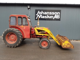BUSTER 400 HEL HYD LASTARE SKOPA vrigt BUSTER 400 HEL HYD LASTARE Brodd kedjor 14,9-28 7,50-16
Jord+ Skopa snskopa
Volvo BM Buster 400