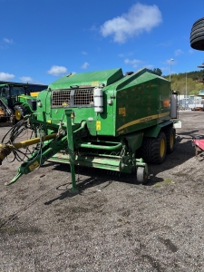 JOHN DEERE 744 INPLASTARPRESS 25 KNIVAR (KUND) John Deere 744P INPLASTARPRESS KUNDFRMEDLING
...
FULL UTRUSTNING  2640 SKRM  BACKKAMERA  480/45X17 4 ST BRA DCK
12 PLASTRULLAR SAMT I NT
...
MNR 85516
...
PRIS EXKL. MOMS: 295.000
...
Vi reserverar oss fr felskrivning. Kontakta alltid oss innan du ker och tittar, s vi kan skerstlla att maskinen finns p plats.
