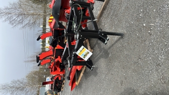 Kttingrjare M160S Ilsbo Tokvam vrigt M160S Ilsbo kttingrjare M160S med sidofrskjutning.
Introdktionspris 114900+moms.
Ring fr mer info.

Kan vinklas frn -35 till 90 grader.
Fjrrutlsare r standard.
45 grader stnkskydd bak r standard. Vinkling gr det enkelt att passera frmmande element.
Kttinghllaren innehller ett kttingmagasin fr extra ktting.
Ltt att byta eller frlnga ktting.