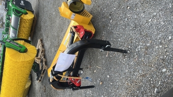 Slntklippare ORSI Vulcanic Plus 200 SE vrigt Slntklippare Orsi Vulcanic 200 r strsta modellen i serien och r dessutom framtagen speciellt fr svenska frhllanden. Den kommer frdigutrustad med tillval som passar det svenska lantbruket och som gr den extra prisvrd.

Det r en mindre slntklippare anpassad fr traktorer mellan 40-60 hk. Klipparen klarar vegetation upp till  40 mm och har en rotor p  140x8 mm. Rotorn gr att f med antingen harmmarslaga p 1,0 kg eller Y-slaga. Vulcanic-serien r mngsidig och prisvrd

Vulcanic passar utmrkt fr klippning av vanliga plana grnomrden. Den r ocks, p grund av sin vinklingsmjlighet p 50, vl lmpad fr slnter, dikeskanter och andra lutande grnytor.

Vulcanic 200 arbetsbredd r 1,92 m och har en rckvidd p 2,95 m vid val av offsetutfrande.