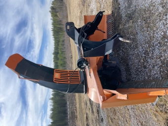 Snslunga Westbjrn V3300 med K-axel Westbjrn Snowline V3300 med K-axel Rotor: 80cm
Rotorvingar: 5st
Effektbehov: 100hk
Varvtal: 540rpm