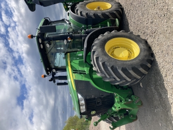 JOHN DEERE 7230R AP TRAKTOR FR.LYFT PTO 50 KM FR.LYFT PTO John Deere 7230R FT4 TRAKTOR FR.LYFT PTO FR.LYFT  PTO  6000 MOTTAGARE MED MOBILT RTK
650/85X38 600/70X30  JD JOYSTICK  LEDBELYSNING
5 DUBB.UTTAG  VAGNSBROMS  LUFTBROMS  
KULDRAG
...
MNR 22886
...
PRIS EXKL. MOMS: 1.575.000:-
...
Vi reserverar oss fr felskrivning. Kontakta alltid oss innan du ker och tittar, s vi kan skerstlla att maskinen finns p plats.

