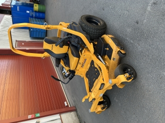 CUB CADET XZ7 ULTIMA ROTORMASKIN 48" Cub Cadet X27 ULTIMA ROTORMASKIN 48" Fabrikat: CUB CADET  
Modell: XZ7 L122 ULTIMA  
rsmodell: 2020-12-xx  
UTTAGEN: 2024  
Mtarstllning: 108 timmar  
Modellnummer: 47AIAAA6603  
Klippbredd: 122 cm / 48 tum  
Motor: Kawasaki FR691V, 14,4 kW  
Drivning: Dubbla hydrostater  
Fronthjulsfjdring  
Justerbar klipphjd: 25-114 mm  
Sidoutkast  

Mtt & vikt  
Lngd: 2320 mm  
Bredd: 1450 mm  
Hjd: 1340 mm  
Vikt: 415 kg  
...
MNR 38791
...
PRIS EXKL. MOMS: 69.000:-
...
Vi reserverar oss fr felskrivning. Kontakta alltid oss innan du ker och tittar, s vi kan skerstlla att maskinen finns p plats.
