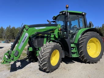 John Deere 6090M med Q4S Lastare John Deere 6090M 
Speglar - manuella teleskopiska med vidvinkel
Standardradio
3 mekaniska hydrauluttag (3 hydrauluttag 200-serie
Bakre kraftuttag - 540/540E/1000 rpm
Dragarmar med kroknda - kategori 3
Toppstng med kroknda - kategori 3/2
Roterande ljus
Hydrauliskt vagnsbromssystem - dubbelkrets

Denna maskin omfattas ej av ML Trygghetskp 3mn/100tim
Maskinen sljes fr kunds rkning utan garanti.
Fr mer information kontakta din sljare.