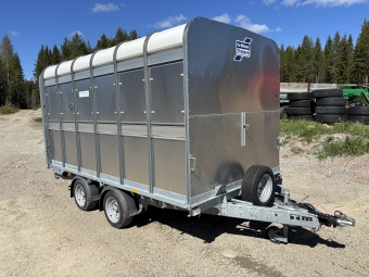 Boskapsvagn/multitrailer Ifor Williams Trailer vrigt IforWilliams Modell DP120 Nypris ca 157 000 kr + moms
Modell DP120 12x6 boggie, 3500kg
Standardgolv
Fullhjdsavdelare
Dem-/monteringskit verbyggnad
4 st dubbhjul 13"
180 cm aluramp inkl. hllare och stdben
---------------------------------------------
Totallngdt514 cm
Totalbreddt203 cm
Totalhjdt259 cm
ByggnadstyptHgbyggt
Egenviktt1150 kg
Min. tot. vikt: 2700 kg
Max. tot. vikt: 3500 kg
Lastvikt: 2425 kg
Dckt195/60R12C