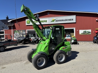 Kompaktlastare Avant 650 Avant 650 Hjul 320/55-15, GR
4X4 med antislipventil och lock on/lock-off diff
Parallellfring
Lastardmpare
Redskapsfste med hydrualisk lsning
Elfunktion fr joystick Opticontrol
Extra hydrauluttag bak dubbelverkande
Hytt GT
Radio med Bluetooth
Luftfjdrad frarstol
A/C bakmonterad
Arbetsbelysning LED 700 Lumen
Kulkoppling 50 mm med sprint
Sidovikter par 80 kg
Slpvagnskontakt
Trafikljussats
Varningsljus "Beacon" 4 st
Motorvrmare