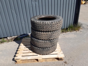 DCK 215/75R17,5 TRAKMILA PRIS /PER STYCK vrigt DCK 215/75R17,5 TRAKMILA Pris per St
Made in UK 135/133J
Passar bla mac trailers mm
Vi har ca 8st i lager