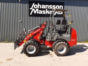 WEIDEMANN 1160 MED EPS FLLBART TAK SMS FSTE vrigt WEIDEMANN 1160 MED EPS Dieselmotor 23,4 kW/32 hk steg III A
26.0x12-12 6PR AS ET0 1110 mm
Tredje funktion i joystick
SMS fste hydrauliskt 
Uttag fram 3-stifts fr enkel funktion
Motorvrme 230 V
Rattstng justerbar
Stol i konstlder MSG 20 med vrme
Arbetsstrlkastare p lastararm.
