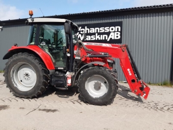 MASSEY FERGUSON 5713 SL MF 946 LASTARE vrigt MASSEY FERGUSON 5713 SL MF 946 VATTENAVSKILJ, OC 100L/MIN ELEKTRONISK JOYSTICK, 
540/540E/1000, 2,28 BRD BAKSKRM, LEDADE FRAMSKRM
540/65R38 440/65R28, DELUX LUFTSTOL, RADIO CD MP3, 
175A GENEATOR, UTTAG FR STARTHJLP