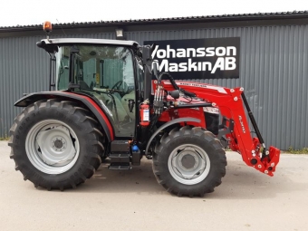 MASSEY FERGUSON 4708M KOMFORT vrigt MASSEY FERGUSON 4708M KOMFORT Lastare 3416X Euro/sms 3-e funk dmpare
Kopplingsfri F/B 12/12
540/540E
Ledade framskrmar
420/85R34 340/85R24
Luftkonditionering
Radio MP3
Automatisk huvudstrmbrytare
Frd ljus p hyttstag