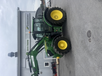 Traktor John Deere 6130R Med l Q5s-Lastare John Deere 6130R 