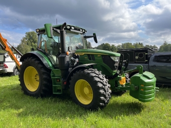 JOHN DEERE 6R 150 C-PRO TRAKTOR 50 KM FR.LYFT PTO John Deere 6R 150 C-PRO TRAKTOR 50 KM INKOMMANDE OKTOBER
...
650X38 540X28 NOKIAN GROUNDKING  VNDBAR FLKT  3 UTTAG  JD EL  50KM/H  FR.LYFT PTO  QUICKE Q5M FRONTLASTARE EURO/SMS
...
MNR 33628
...
PRIS EXKL. MOMS: 1.725.000:-
...
Vi reserverar oss fr felskrivning. Kontakta alltid oss innan du ker och tittar, s vi kan skerstlla att maskinen finns p plats.
