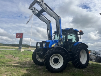 New Holland T6040 lastare Ford New Holland T6040 Mycket fin traktor med lastare frn 2012. Elektric lastarjoystick LS hydralsystem 110L/Min. 3 dubbelverkande urtag.
16/16 vxellda med kopplingsfri fram/back. Dck 600/65-38 och 480/65-28.
Fungerande AC. Effekt 135 hp. 5650 timmar. Servad och sktt sedan ny, bara att tuta och kra.
Kan fraktas till Nynshamn eller Oskarshamn.
Ring eller maila Tobbe 0498-654505 eller John 0498-654508
Pris 450000 Exkl moms 
