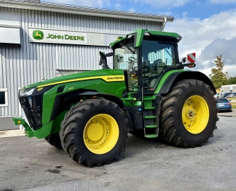 John Deere 8R 370 utrustning enl.spec John Deere 8R 370 8370R
Aktivt ste
Utkad monitor
625 kg bakhjulsvikter
Cat 3 lyftarmar
Ring fr mer info