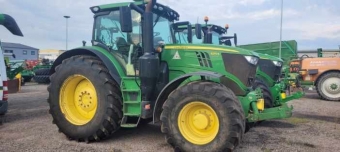 JOHN DEERE 6215R AP TRAKTOR FR.LYFT PTO John Deere 6215R COMMANDARM TRAKTOR FR.LYFT FRONT PTO  AP  SF6000 AUTOTRAC  710/70X42 600/70X28 
TRELLEBORG  4 DUBB.UTTAG  LS   PASS.STE  IMOBILIZER  
LED BELYSNING  COMMANDARM  JD ELSERVOSPAK
...
MNR 19117
...
PRIS EXKL. MOMS: 1.010.000:-
...
Vi reserverar oss fr felskrivning. Kontakta alltid oss innan du ker och tittar, s vi kan skerstlla att maskinen finns p plats.
