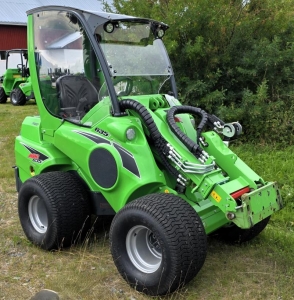 Kompaktlastare Avant 635i med utr. Avant 635i med L-hytt - Hjul 26.5x14.00-12, GR
- Flytlge
- L-hytt
- Motorvrmare 230V
- Surrningsgla fr hjulnav
- Elvrme hytt
- Batteriladdning
- Fullservad 50 tim 
- Servad igen 90 tim alla filter+alla oljor
- Mycket bra skick