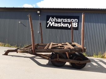 TIMMERVAGN BOGGI vrigt TIMMERVAGN BOGGI 250 bred 350m lngt sjlva flaket
400/50-15,5 Dck
Timmer knuff oknd funktion