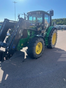 JOHN DEERE 6230 PREMIUM TRAKTOR FR.LYFT (KUND) John Deere 6230 PREMIUM TRAKTOR (KUND) KUNDFRMEDLING
...
TRIMA 4.1+ LASTARE M. VG  AQ ECO  JD ELJOYSTICK M. OMSLAGSVENTIL
ZUIDBERG FRONTLYFT  3 DV. UTTAG BAK  HYDR. VAGNBROMS
...
MNR 85520
...
PRIS EXKL. MOMS: 495.000:-
...
Vi reserverar oss fr felskrivning. Kontakta alltid oss innan du ker och tittar, s vi kan skerstlla att maskinen finns p plats.
