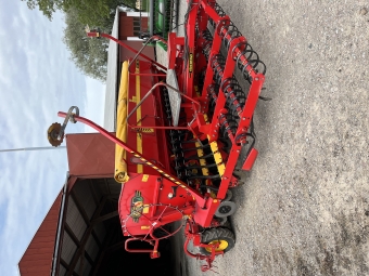 VDERSTAD RAPID RDCS 400C SMASKIN (KUND) Vderstad RAPID RDCS 400C SMASKIN (KUND KUNDFRMEDLING
...
CROSSBOARD  AGRILLA FRREDSKAP  MELLANPACKARE  EFTERHARV
...
MNR 5032
...
PRIS EXKL. MOMS: 175.000:-
...
Vi reserverar oss fr felskrivning. Kontakta alltid oss innan du ker och tittar, s vi kan skerstlla att maskinen finns p plats.
