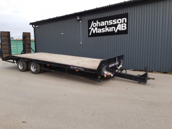 TUFF MACTRAILER 2 AXLAD 19 TON MASKINTRAILER vrigt TUFF MACTRAILER 2 AXLAD 19 TON 670+130 Flak
Justerbar hjd p draget+ Fjdrande dragbom
65cm fjder assist ramper
215/75R17,5  8 tons axlar