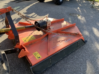 Kuhn BAV 1545 Betesputsare vrigt Kuhn BAV 1545 Kuhn BAV 1545 r en rotorklippare/betesputs med 1,50 meters arbetsbredd,
 avsedd fr att putsa betesmark och ogrs. 
Enkel konstruktion med en en-delad kpa och r utrustad med kraftiga, 
BAV 1545 r lmplig fr traktorer med 30-80 hk 
och har ett flytande upphng fr att flja terrngen.