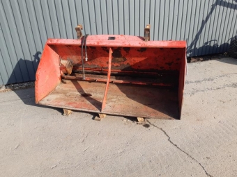 TOKVAM SANDSPRIDARE 2,0M ST BM vrigt TOKVAM SANDSPRIDARE 2,0M ST BM UPPDRAG
Valsspridare
2,0m bred ca 1000Liter
Stora BM och trepunktsfste