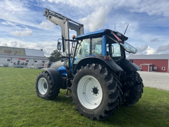 Valtra T 151 E Valtra T151 E Bra bruksskick p Traktorn servad vid lantmnnen. mycket utrustad med framaxelfjdring. 5 ventiler bak. lgvarvsmotor.mycket fina dck.
Nybytt Turbo.ring eller maila Tobias 0498-654505 Eller John 0498-654508. timmar  8796 . fritt Oskarshamn eller Nynshamn
Pris 425000 exkl Moms
