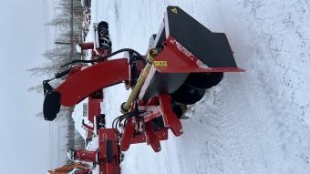 Snöfräs Tokvam 240THS Tokvam 240THS Snöfräs Snöfräs Tokvam 240 THS med hydrauliskt utkastartorn
Ord.Pris 115 000 kr
Arbetsbredd: 240cm
Kasthjulets diameter: 75 cm
Effektbehov: Från 70 hk
23535 K-Axel ingår
Tillbehör: 
10989 Höger kantvinge +12cm 5.000,-
11127 Hydraulisk riktningsklaff 4.800,-