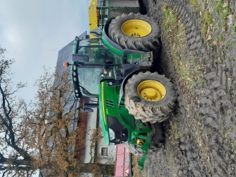 JOHN DEERE 6155R AP TRAKTOR John Deere 6155R AP TRAKTOR TRIMA 5.1+ LASTARE EURO/SMS
...
MNR 21703
...
PRIS EXKL. MOMS: 1.050.000:-
...
Vi reserverar oss för felskrivning. Kontakta alltid oss innan du åker och tittar, så vi kan säkerställa att maskinen finns på plats.
