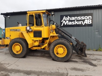 VOLVO BM  L70 vrigt VOLVO BM  L70 Uppdrag BM 4300 B
215000 ex moms
Saipade 17,5-25 95%
3+4 funktion
Hyd lsning
Renoverad motor fr ca 2000 tim sen
Mycket fin maskin