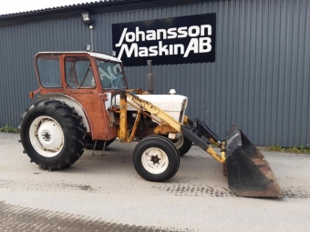 DAVID BROWN 880 LASTARE SKOPA SMS vrigt DAVID BROWN 880 NU 40000 ex moms
Hel Hydralisk Ilsbo Lastare Skopa
Trima/ Sms fste
14,9-28 7,50-16
Motorvrmare