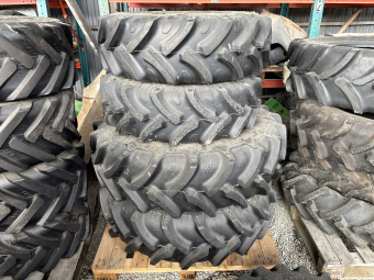 Kompletta hjul till John Deere 5E 380/85R28 & 320/85R20 John Deere Kompletta hjul till 5E 